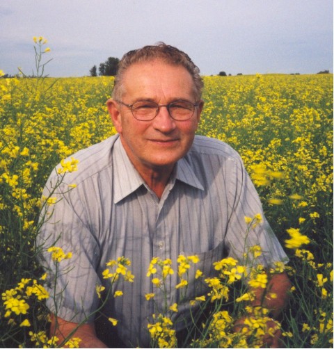 Percy Schmeiser, the Canadian canola farmer who beat Monsanto will be speaking at the White House on October 16, 2011 about the urgent need for GMO labeling at the Right2KnowMarch.org Percy Schmeiser